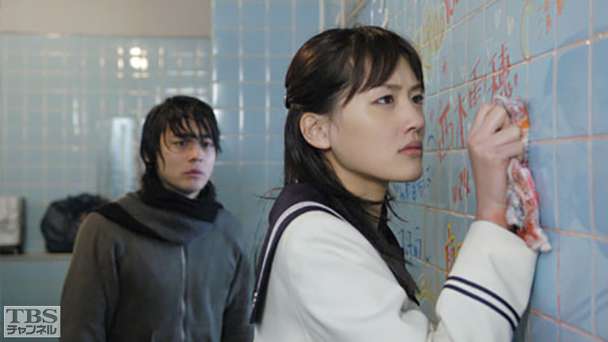 【ドラマ】『白夜行』のキャスト・相関図とあらすじを解説のワンシーン